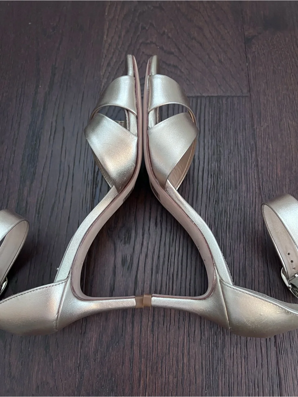 Antonio Melani Champagne Gold Criss Cross Toe Heels Size 6.5